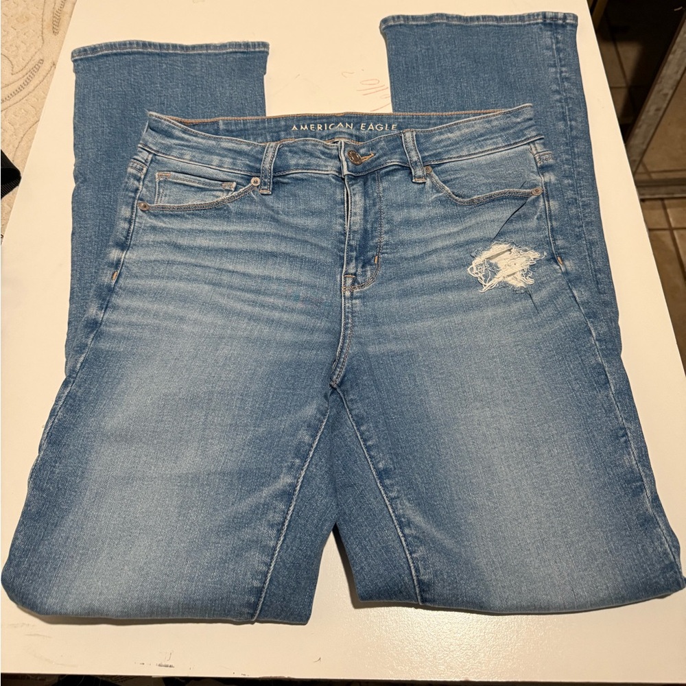 American Eagle Outfitters Women's Light Blue skinny kick leg Jeans